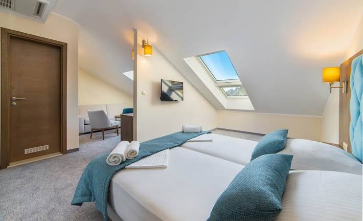 Economy Suite